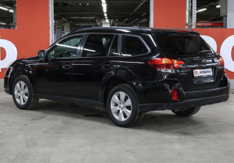 Подержанный автомобиль Subaru Outback Wagon 2010 года (7 фото)
