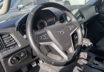 Подержанный автомобиль УАЗ Patriot 2021 года (14 фото)