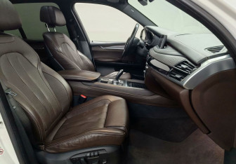Подержанный автомобиль BMW X5 2017 года (11 фото)