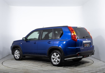 Подержанный автомобиль Nissan X-Trail 2007 года (7 фото)