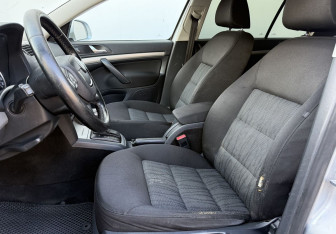 Подержанный автомобиль Skoda Octavia Liftback 2012 года (10 фото)