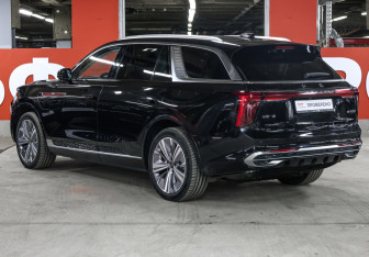 Подержанный автомобиль Hongqi E-HS9 2022 года (7 фото)