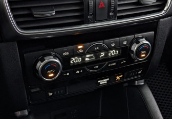 Подержанный автомобиль Mazda CX-5 2015 года (21 фото)