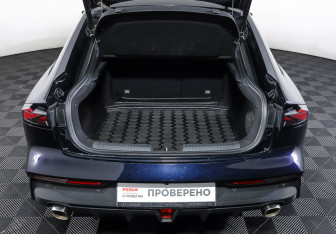 Подержанный автомобиль Changan UNI-V 2023 года (10 фото)