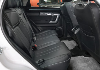 Подержанный автомобиль Jaecoo J7 2024 года (12 фото)