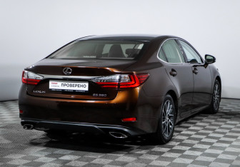 Подержанный автомобиль Lexus ES 2016 года (5 фото)
