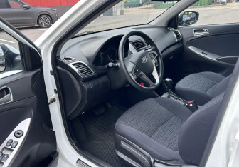 Подержанный автомобиль Hyundai Solaris Sedan 2014 года (8 фото)