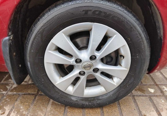 Подержанный автомобиль Nissan Note 2012 года (13 фото)