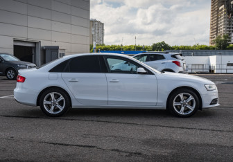 Подержанный автомобиль Audi A4 Sedan 2013 года (4 фото)