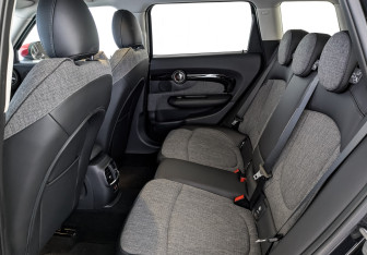 Подержанный автомобиль MINI Clubman Wagon 2019 года (18 фото)