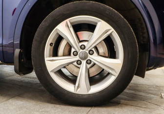 Подержанный автомобиль Audi Q5 2017 года (24 фото)