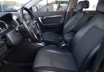 Подержанный автомобиль Chevrolet Captiva 2008 года (16 фото)