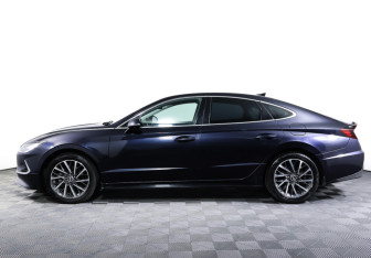 Подержанный автомобиль Hyundai Sonata 2020 года (8 фото)