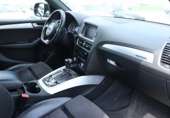 Подержанный автомобиль Audi Q5 2012 года (9 фото)