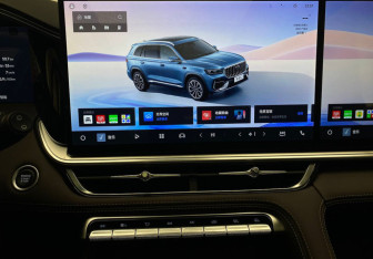 Подержанный автомобиль Geely Monjaro 2025 года (17 фото)