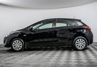 Подержанный автомобиль Hyundai i30 Hatchback 2015 года (8 фото)