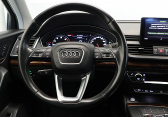 Подержанный автомобиль Audi Q5 2017 года (8 фото)