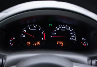 Подержанный автомобиль Nissan Pathfinder 2010 года (13 фото)