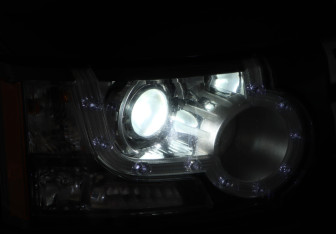 Подержанный автомобиль Land Rover Discovery 2012 года (28 фото)