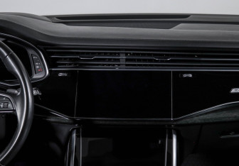 Подержанный автомобиль Audi Q7 2021 года (13 фото)