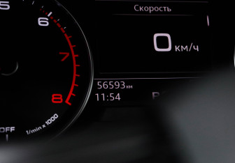 Подержанный автомобиль Audi A4 Sedan 2017 года (11 фото)