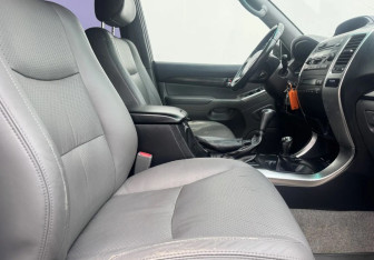 Подержанный автомобиль Toyota Land Cruiser Prado 2008 года (10 фото)