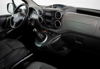 Подержанный автомобиль Citroen Berlingo 2016 года (11 фото)