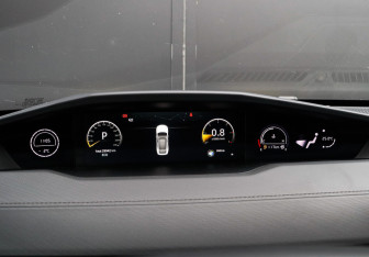 Подержанный автомобиль Changan UNI-V 2023 года (28 фото)