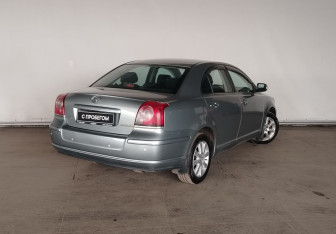 Подержанный автомобиль Toyota Avensis Sedan 2008 года (4 фото)