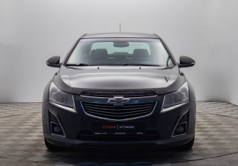 Подержанный автомобиль Chevrolet Cruze Sedan 2014 года (8 фото)