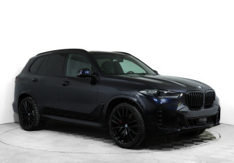 Подержанный автомобиль BMW X5 2023 года (3 фото)