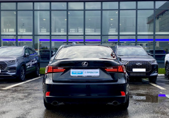 Подержанный автомобиль Lexus IS Sedan 2013 года (6 фото)