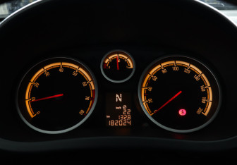 Подержанный автомобиль Opel Corsa 2008 года (9 фото)