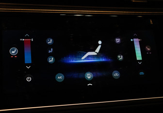 Подержанный автомобиль Omoda S5 2024 года (10 фото)