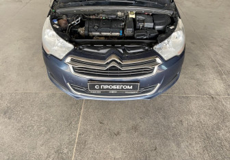 Подержанный автомобиль Citroen C4 Sedan 2013 года (16 фото)