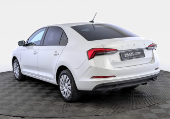 Подержанный автомобиль Skoda Rapid Liftback 2020 года (7 фото)