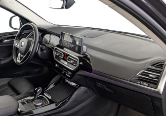 Подержанный автомобиль BMW X4 2021 года (13 фото)