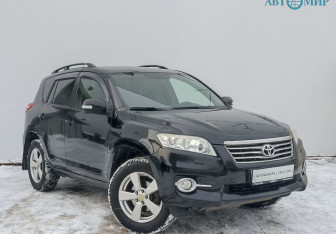 Подержанный автомобиль Toyota RAV4 2010 года (3 фото)