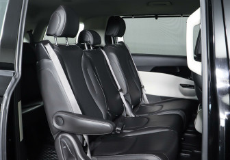 Подержанный автомобиль Kia Carnival 2021 года (22 фото)