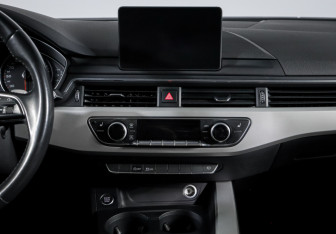 Подержанный автомобиль Audi A4 Sedan 2019 года (13 фото)