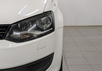 Подержанный автомобиль Volkswagen Polo Hatchback 2011 года (15 фото)