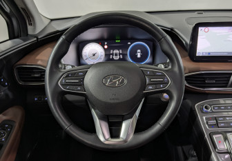 Подержанный автомобиль Hyundai Santa Fe 2022 года (22 фото)