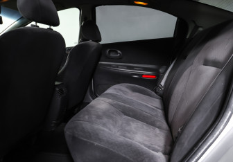 Подержанный автомобиль Dodge Intrepid 2000 года (11 фото)