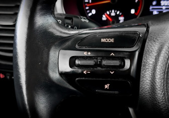 Подержанный автомобиль Kia Rio Hatchback 2021 года (26 фото)