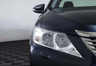 Подержанный автомобиль Toyota Camry Sedan 2013 года (21 фото)