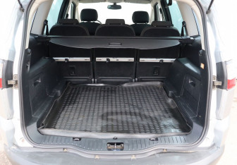 Подержанный автомобиль Ford S-MAX 2006 года (21 фото)