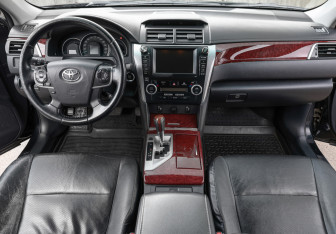 Подержанный автомобиль Toyota Camry Sedan 2012 года (14 фото)