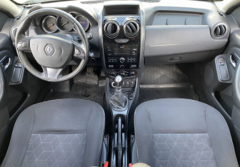 Подержанный автомобиль Renault Duster 2018 года (10 фото)