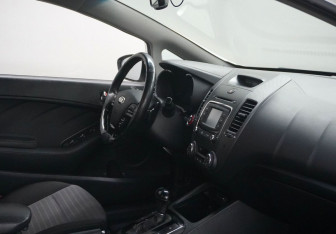 Подержанный автомобиль Kia Cerato Sedan 2018 года (12 фото)