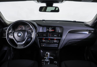 Подержанный автомобиль BMW X4 2017 года (17 фото)